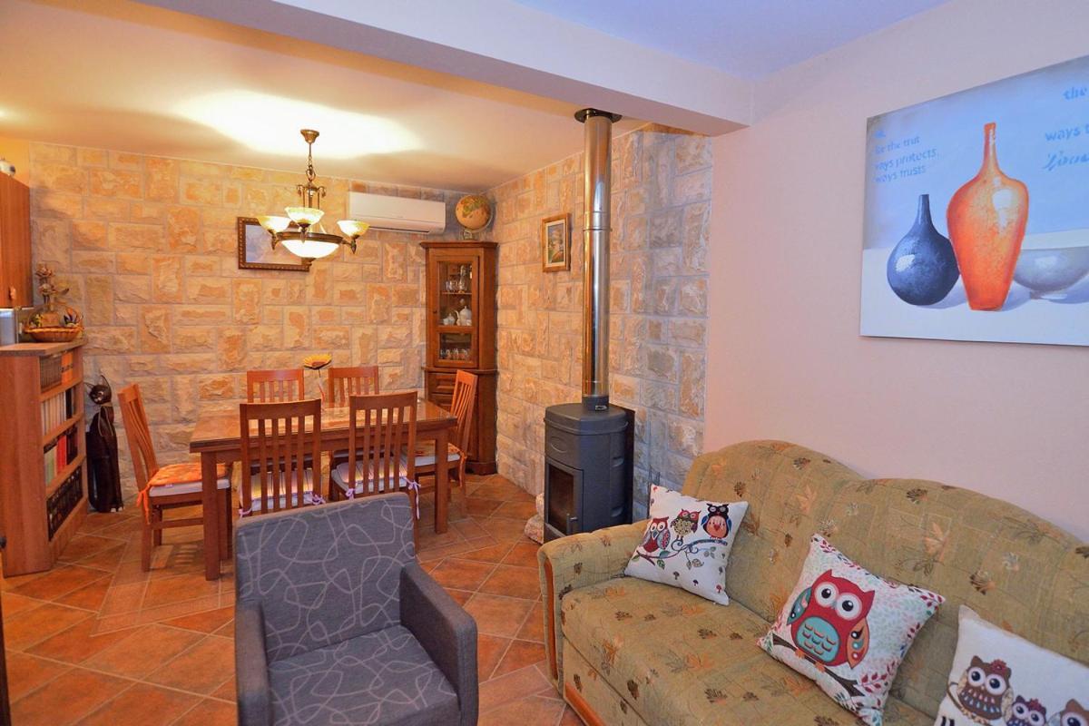 House Tihana Donje Selo na Šolti Εξωτερικό φωτογραφία